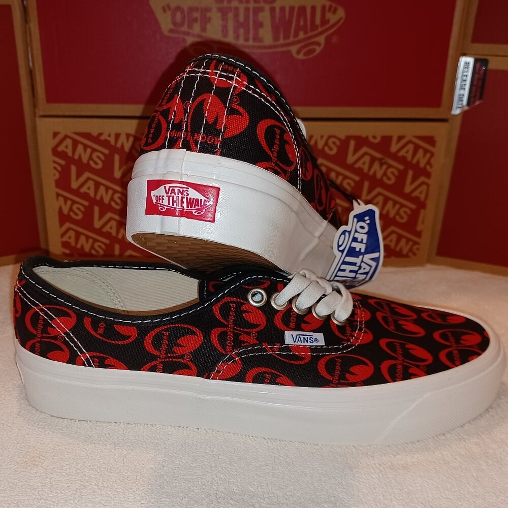 VANS X Mens 6.5/Womens 8 Mooneyes Authentic 44 DX Unisex Anaheim Factory Red